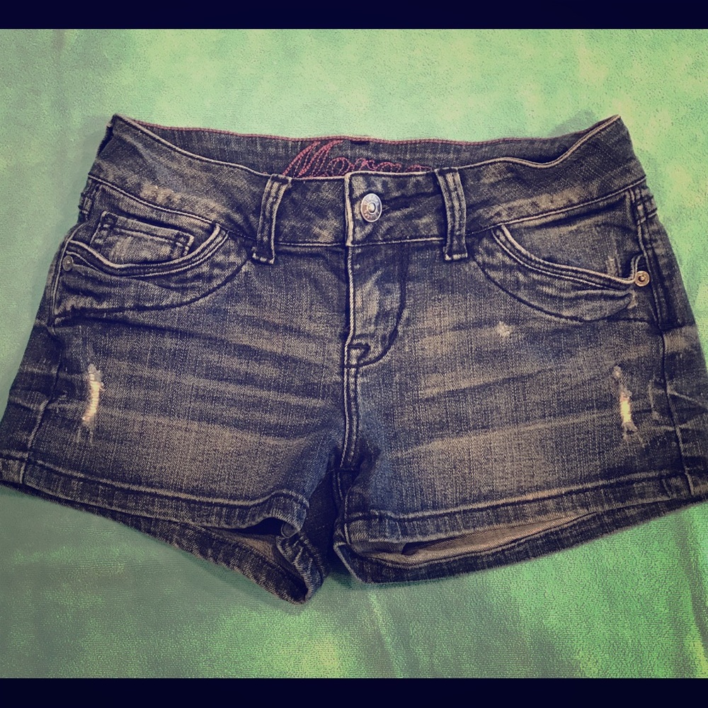 Delia’s Morgan denim damaged shorts size 0